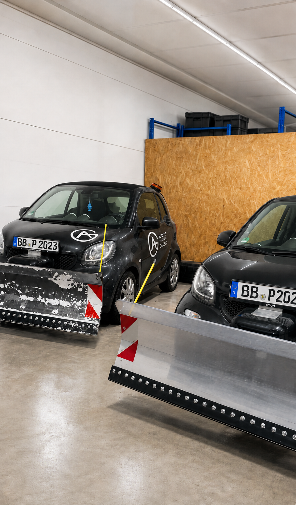 Andonov Winterdienst-Flotte: zwei Smart Cars startklar in der Werkstatt Böblingen